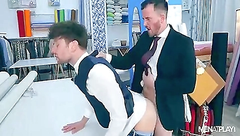 Married guy with perfect bodyo