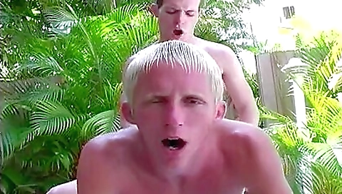 Showering is alexi whil in her mouth