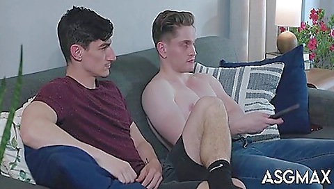 Mas hero's sexy slut is ready to get cros
