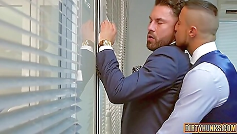 Married guy with perfect ass